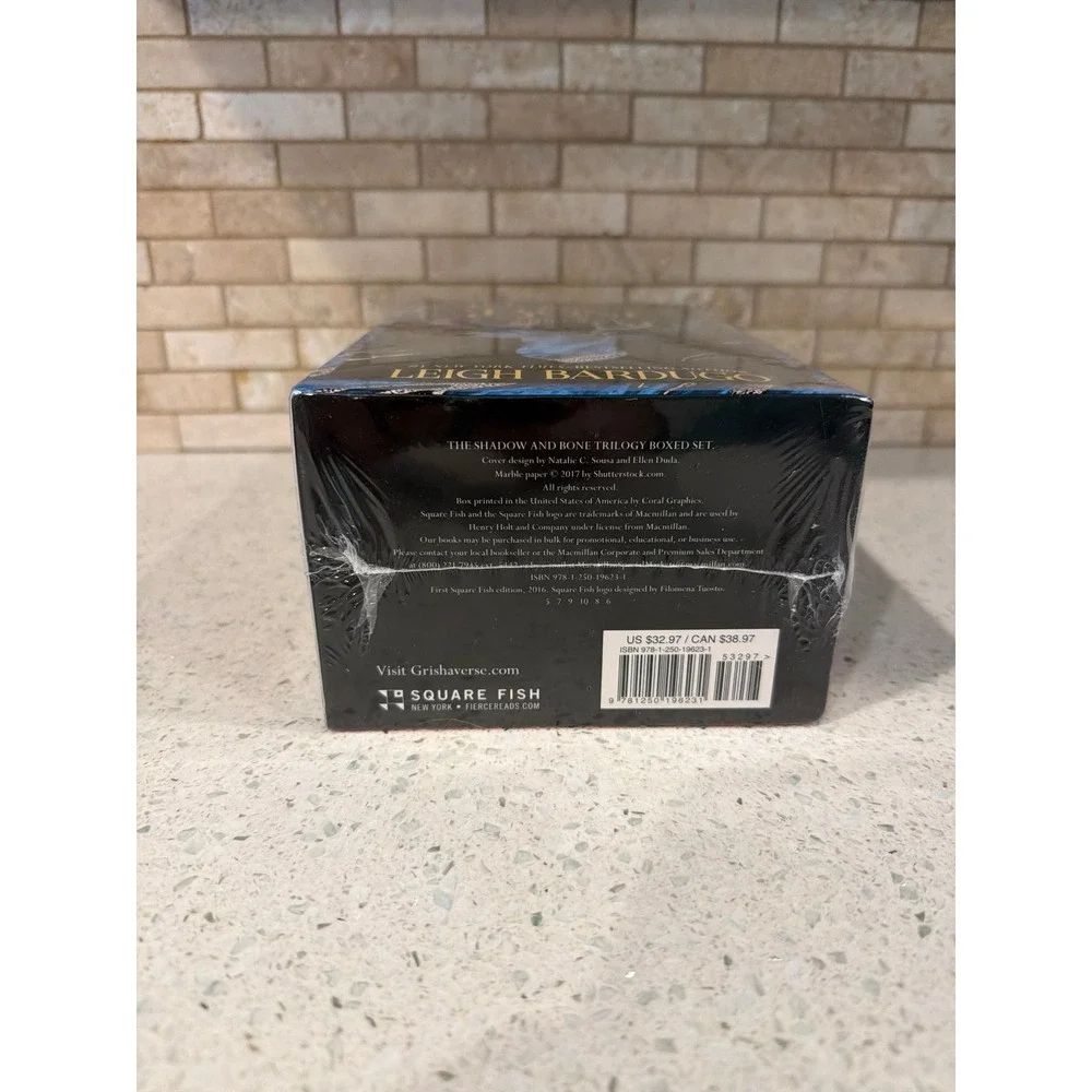 Shadow and Bone Trilogy‎ Box Set Sealed